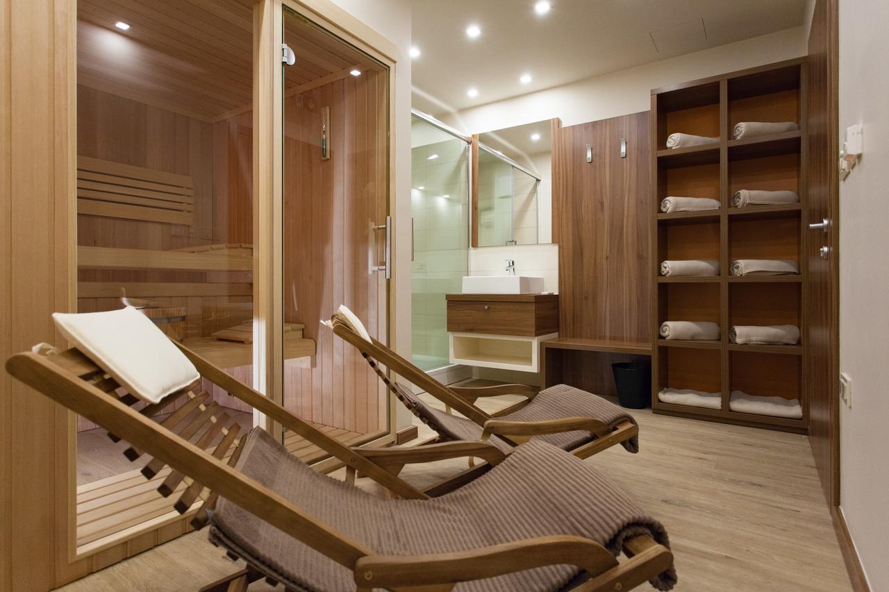 Hotel Pomaranca พทุย ภายนอก รูปภาพ