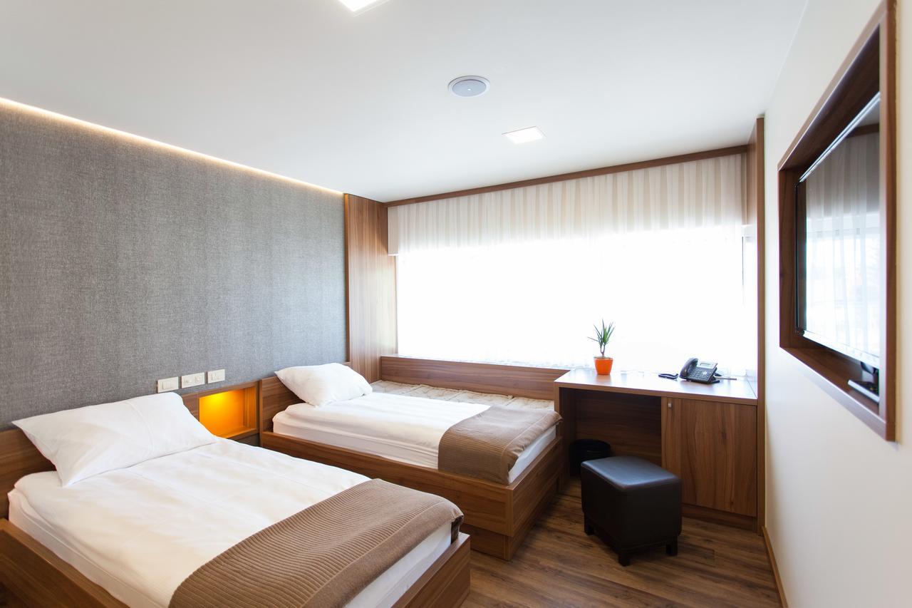 Hotel Pomaranca พทุย ภายนอก รูปภาพ